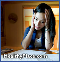 कठिन आर्थिक समय के दौरान अतिरिक्त तनाव और वित्तीय तनाव का प्रबंधन कैसे करें।