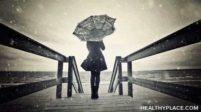 मौसमी परिवर्तन आपके मानसिक स्वास्थ्य को गहराई से प्रभावित कर सकते हैं। HealthyPlace.com पर मानसिक स्वास्थ्य पर मौसमी प्रभावों से निपटने के लिए सुझाव प्राप्त करें