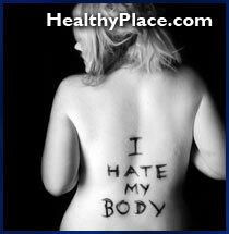 क्यों कई महिलाएं अपने शरीर से असंतुष्ट हैं? इसके कारण विविध और जटिल हैं। यहाँ पढ़ें